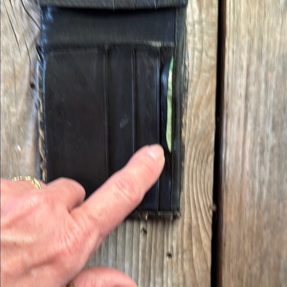 Black Crocodile Embossed Card Holder - Picture 12 of 14
